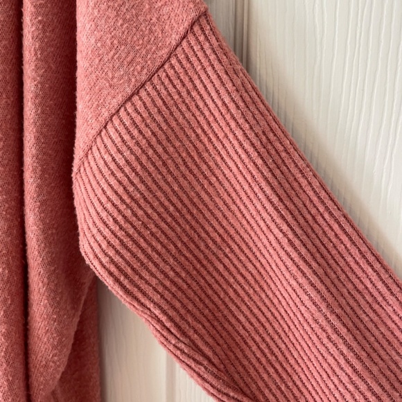 Women’s Mockneck Sweater - Size M - Picture 2 of 4